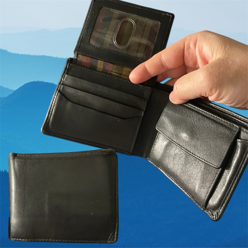 ILI NY  Black Leather Men's Billfold Fold Out ID Coins Bills RFID Blocking